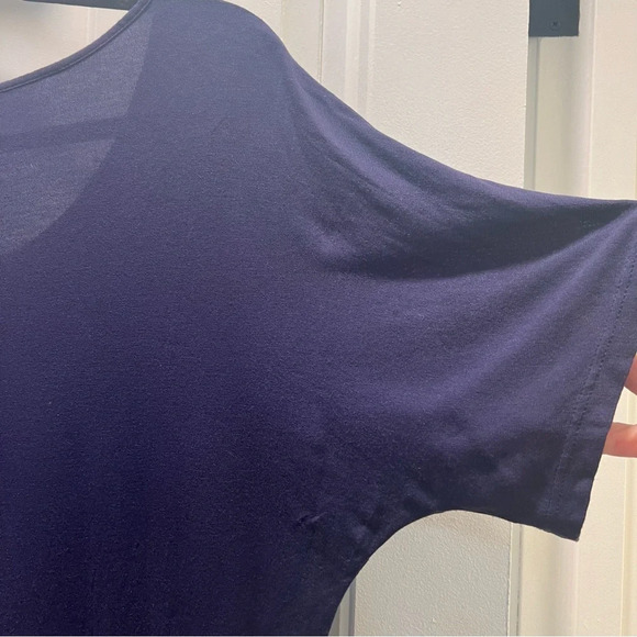 Adrianna Papell Navy Short Sleeved Top with White Floral Embroidery. Size XL. - Picture 5 of 7